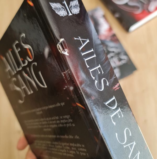 [Cabossé] Ailes de Sang - Tome 1 La Dernière Elite - Couverture discrète & normale – Image 2